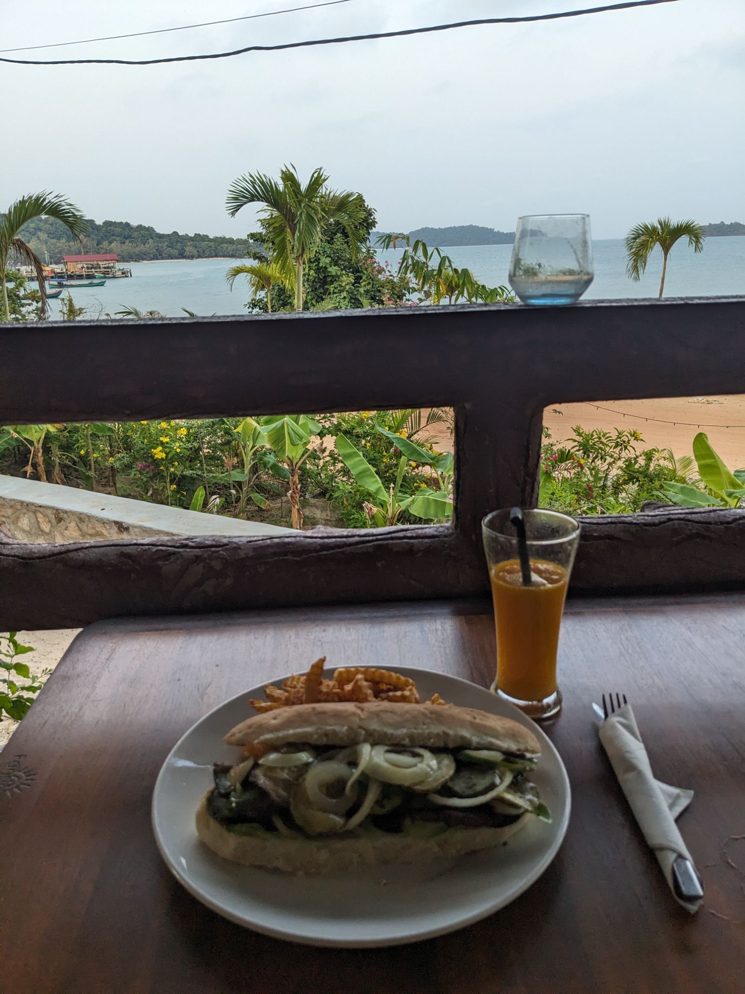 Top Spots for Vegan Backpackers in Koh Rong